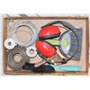 Image 1 : FLAT OF ASSORTED RENO WITH WIRE
