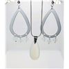 Image 1 : 22)  SET OF SILVER TONE AND OPALINE DROP EARRING