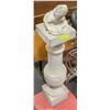 Image 1 : ESTATE CEMENT PEDESTAL APPROX 3 FT & CEMENT FROG