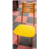 Image 2 : VINTAGE DINING TABLE + 4 CHAIR
