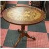 Image 2 : VINTAGE WOOD FOLD DOWN END TABLE