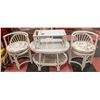 Image 1 : WHITE WICKER OUTDOOR PATIO SET + MATCHING TV TRAY