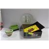 Image 1 : BOX OF KITCHEN STUFF