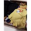 Image 2 : TRAY OF THINSULATE GLOVES, WORK GLOVES AND TENSOR BANDAGES