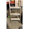 Image 4 : 6 FOOT ALUMINUM A FRAME LADDER