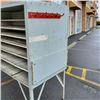 Image 2 : 6FT HEAVY DUTY METAL AND WOOD SHELVING UNIT 34"Dx69"W