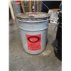Image 3 : 2 PAILS OF SHOP FLUID - SAW 80W90 EP OIL AND OTHER