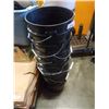 Image 2 : 2 STACKS OF BLACK AND WHITE BUCKETS