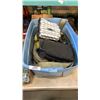 Image 2 : TOTE OF SLINGS AND BOX OF 1 1/2" SCREWS