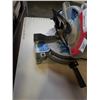 Image 2 : DELTA COMPOUND MITRE SAW WORKING