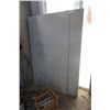 Image 8 : 4 SHEETS OF PEG BOARD 4FT X 5FT WITH 100 2PC HOOKS