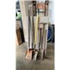Image 1 : BUNDLE OF SHOVELS AND PICKAXE