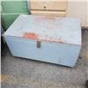 Image 1 : ROLLING WOOD TOOL CHEST WITH TRAY AND HASP