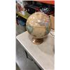 Image 2 : GLOBEMASTER 12 INCH GLOBE AND SOUDNESIGN RADIO