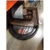 Image 1 : METAL RACK, ROUND MIRROR, GALVANIZED PAIL, WICKER TRAY AND WOOD BIRD FIGURES