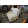 Image 2 : WHITE WINGBACK CHAIR