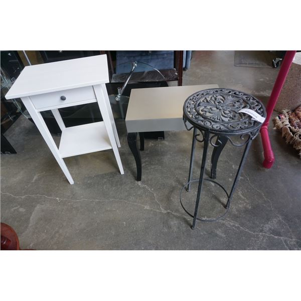 WHITE ENDTABLE, SILVER AND BLACK ENDTABLE AND PLACK METAL PLANTER STAND