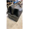 Image 2 : BLACK LEATHER DOCTORS BAG