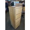 Image 2 : MAPLE 5 DRAWER DRESSER
