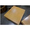 Image 8 : 3 PIECE MAPLE COFFEE TABLE SET