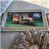 Image 2 : ASSEMBLABLE STEAM LOCOMOTIVE MODEL WITH WICKER WREATH FAMILY FRAME AND CANVAS PRINT
