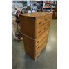 Image 2 : MAPLE 5 DRAWER CHEST OF DRAWERS