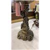 Image 2 : SLAG GLASS TABLE LAMP WITH BRASS FIGURAL BASE - 16 INCHES TALL