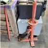 Image 4 : RED RE-ENFORCED TIRE DE-BEAD /TIRE CHANGER
