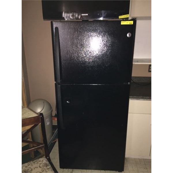 GE Full Size Refrigerator - Black - Working - approx. 30in x 32in x 66 1/2in