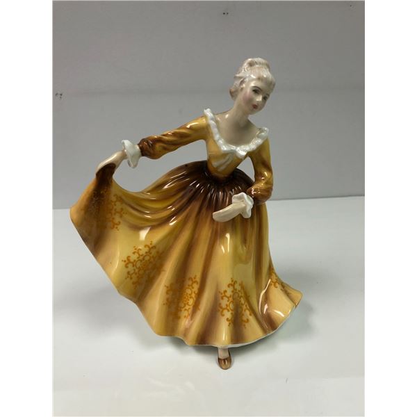 Royal Doulton - Kirsty 2381 - Excellent Condition - approx. 8 in tall