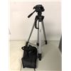 Image 1 : AMAZON Basics Tripod with Case - small Dent in Centre Post