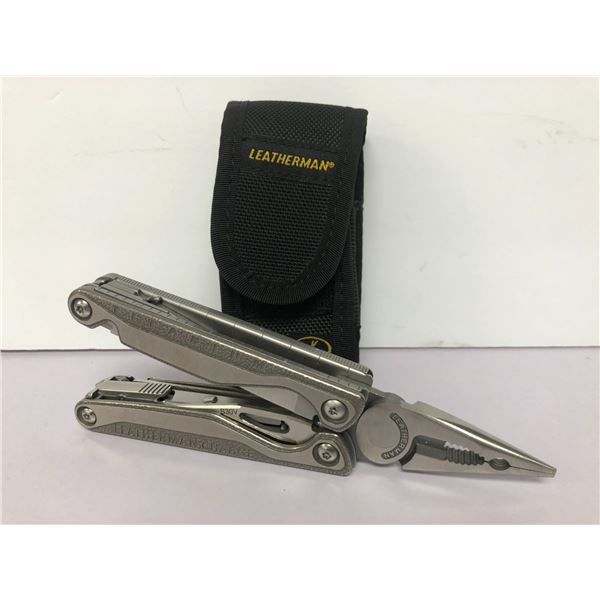 Leatherman Charge Multi Tool with Case