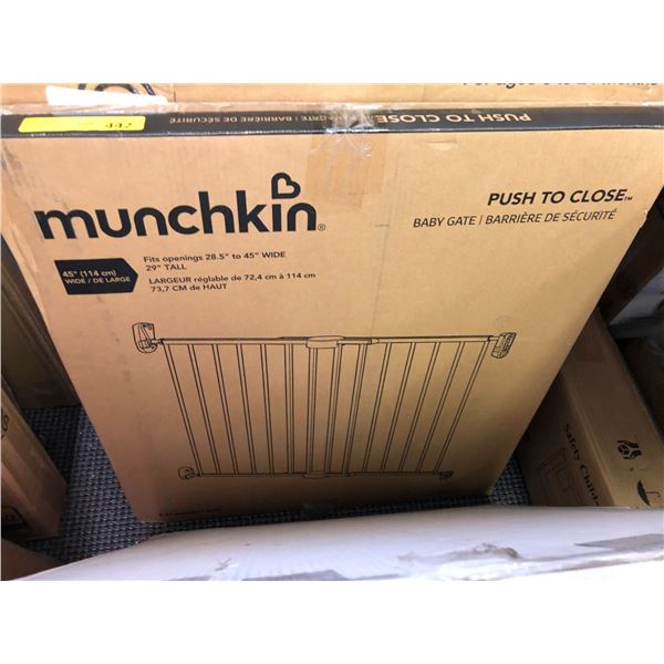 Munchkin - push to close Baby Gate - 28.5 to 45in openings -