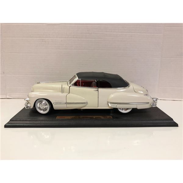 1947 Cadillac Convertible Series 62 -  1/18 Scale Diecast Car