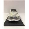 Image 5 : 1947 Cadillac Convertible Series 62 -  1/18 Scale Diecast Car