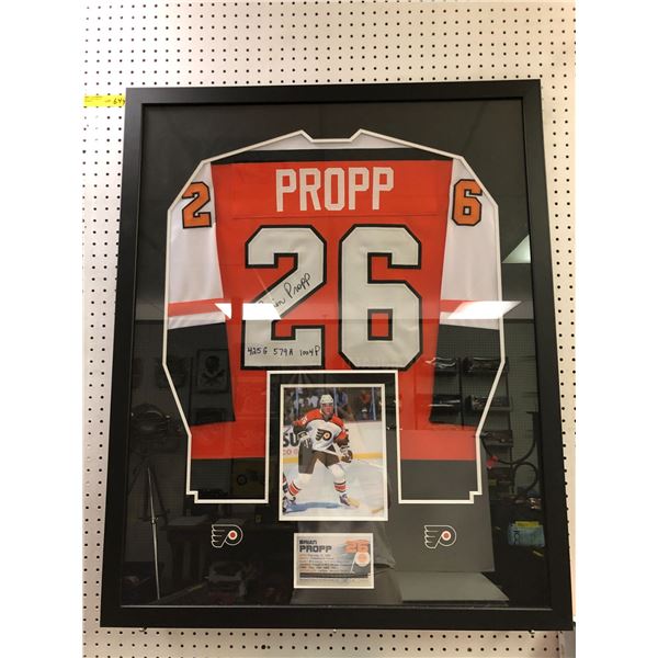 Brian Propp Signed Framed Jersey with Certificate of Authentication on Jersey - approx. 34 1/2in x 4