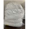 Image 1 : Group of Six Hotel Quality Pillows - Standard Size