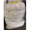 Image 1 : Group of Six Hotel Quality Pillows - Standard Size