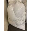 Image 1 : Group of Six Hotel Quality Pillows - Standard Size