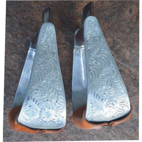 Classic Equine engraved stirrups very nice