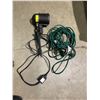 Image 1 : Green light and cord