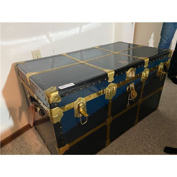 Christie Vintage Trunk