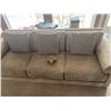 Image 2 : 3 Seater Couch with Accent Pillows