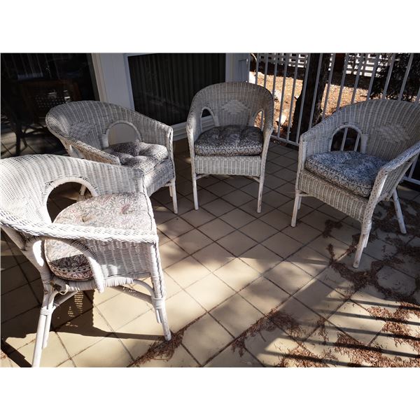 Set of 4 Outdoor Wicker Chairs & Cushions