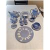 Image 1 : Gorgeous Wedgwood Pottery Set