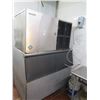 Image 1 : Hoshizaki 1300 LB. Cap. Ice Machine