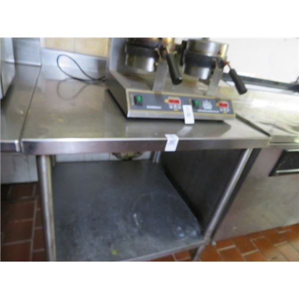 S/S 3' x 3' Table w/Undershelf