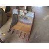 Image 1 : (Maui) Cat Bucket Attachment Approx. 34" Wide