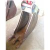 Image 1 : (Maui) Cat Bucket Attachment, Approx. 12" Wide