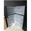 Image 2 : Frigidaire Stainless Steel Refrigerator - Store Re